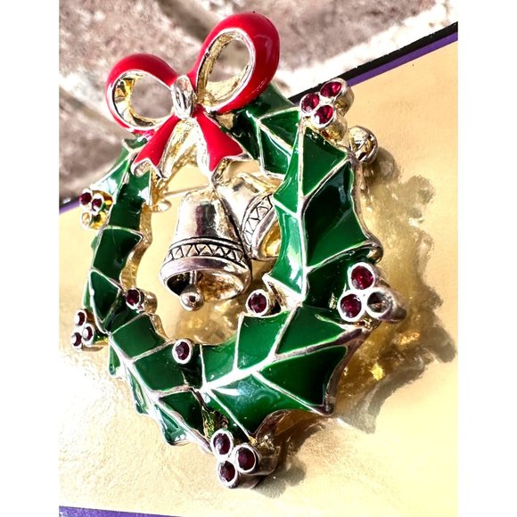 Vintage 90's Christmas Wreath Pendant Pin Jingle Bells Crystal Accents O… - Picture 7 of 12